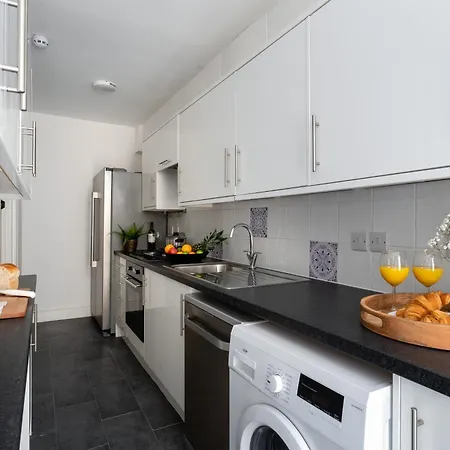 Near Beach, Torquay Heights Modern Apartments, Pet Friendly Room photo