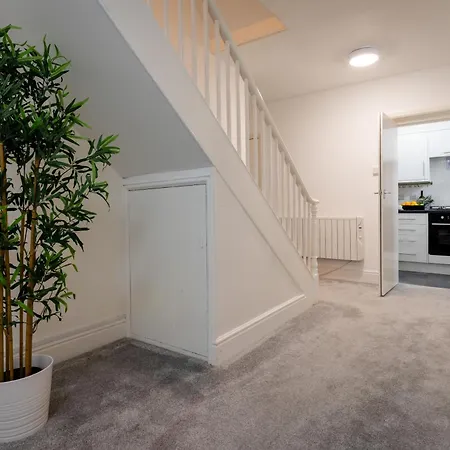 Near Beach, Torquay Heights Modern Apartments, Pet Friendly Room photo