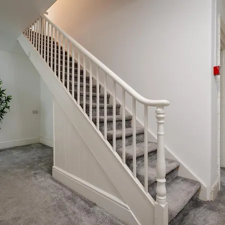 Near Beach, Torquay Heights Modern Apartments, Pet Friendly Room photo