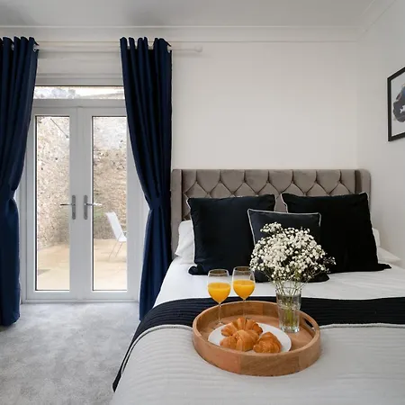 Near Beach, Torquay Heights Modern Apartments, Pet Friendly Room photo
