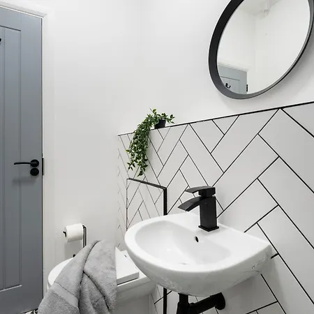 Near Beach, Torquay Heights Modern Apartments, Pet Friendly Room photo