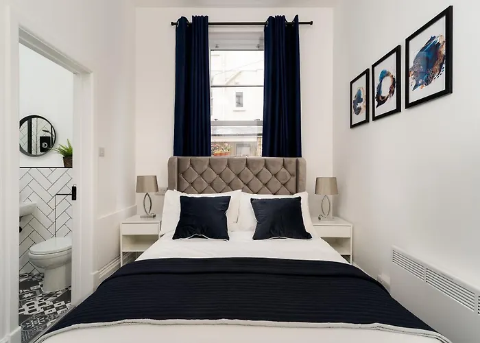 Near Beach, Torquay Heights Modern Apartments, Pet Friendly