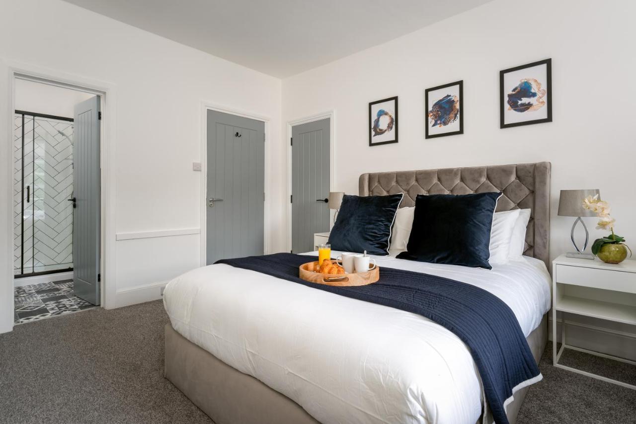 Near Beach, Heights Modern Apartments, Pet Friendly Apartment *