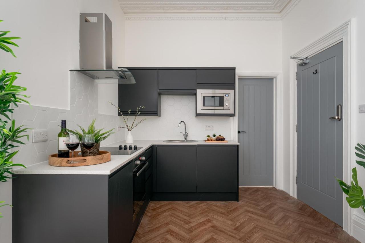 Near Beach, Heights Modern Apartments, Pet Friendly Torquay