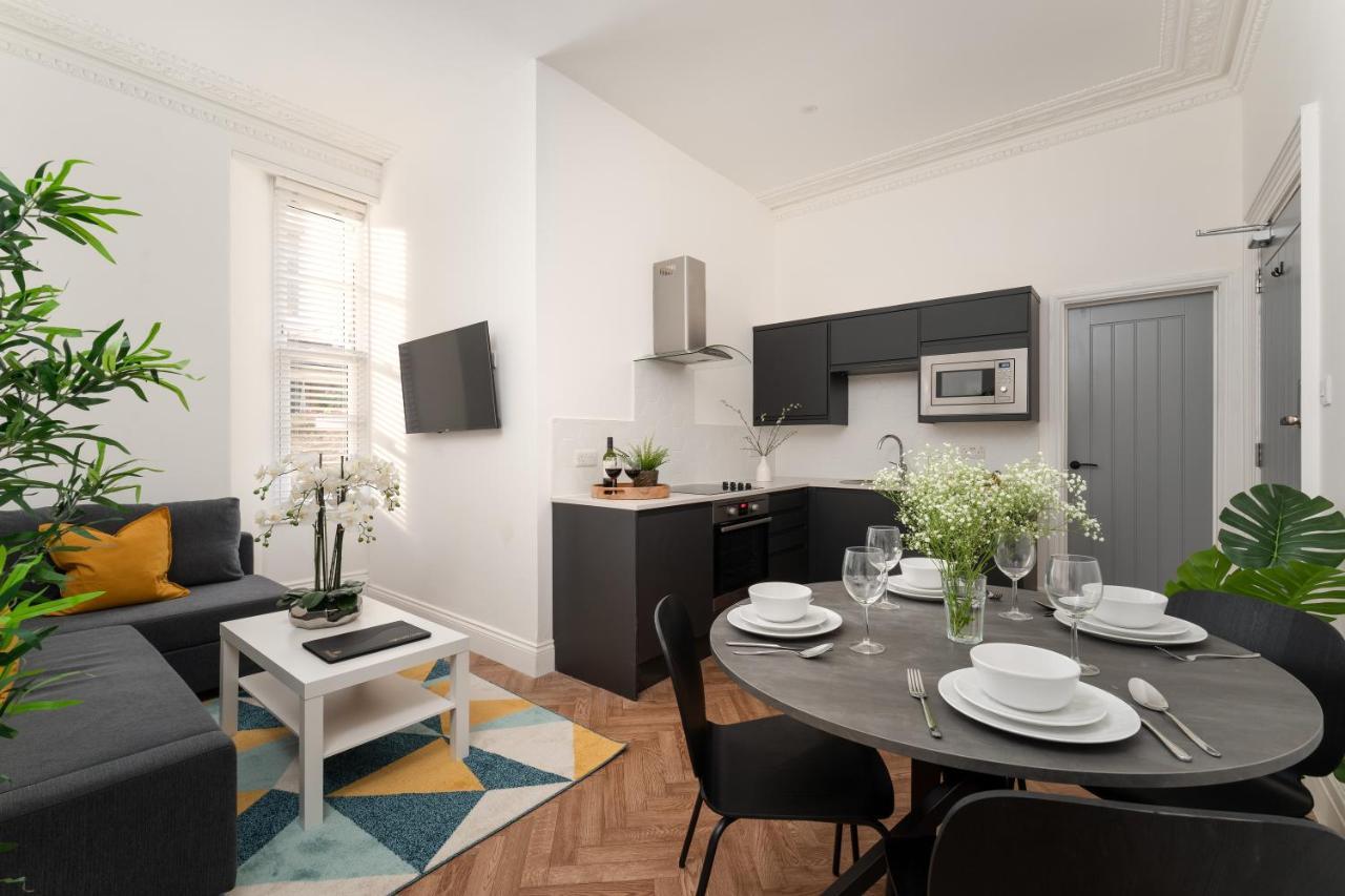 Near Beach, Heights Modern Apartments, Pet Friendly * Torquay