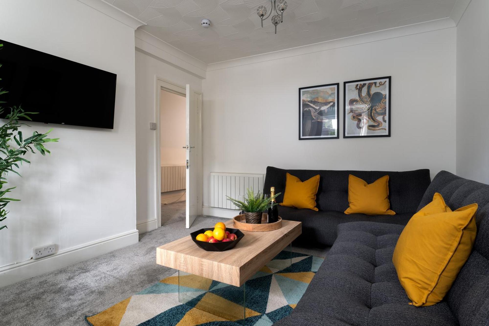 Apartment Near Beach, Heights Modern Apartments, Pet Friendly Torquay