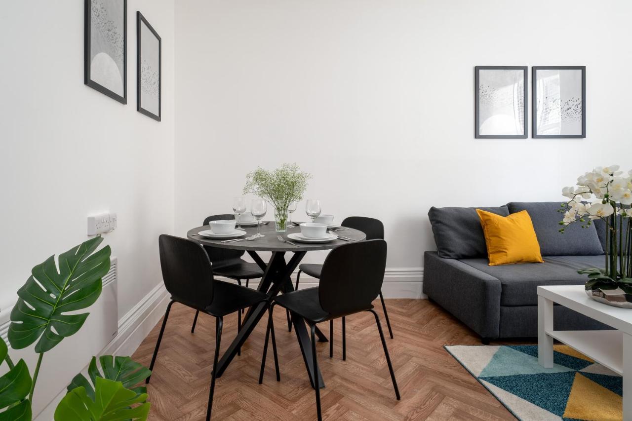 Near Beach, Heights Modern Apartments, Pet Friendly Torquay