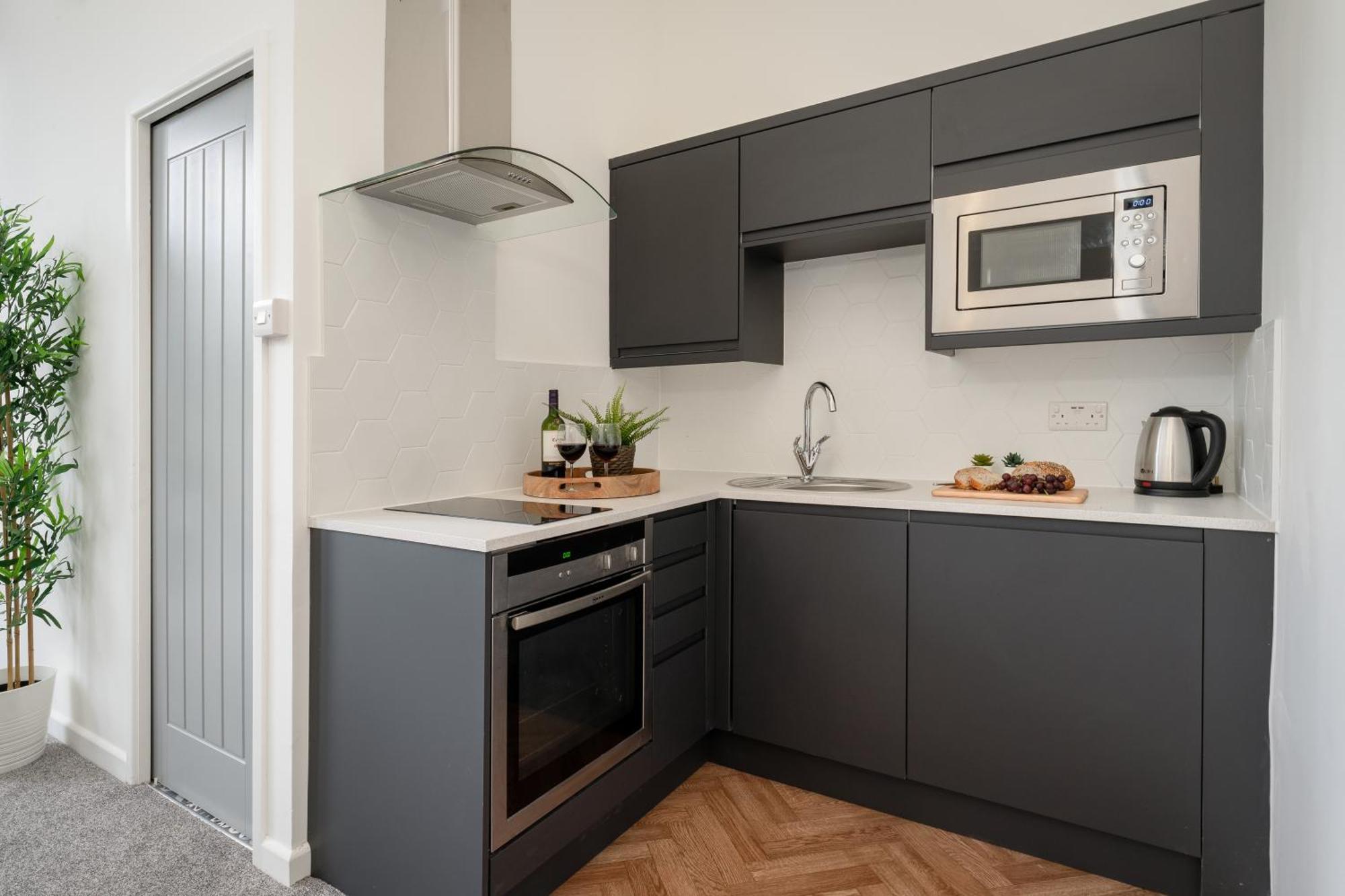 Apartment Near Beach, Heights Modern Apartments, Pet Friendly *
